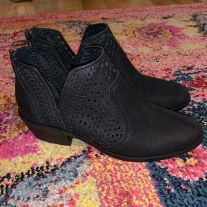 Black Vince Camuto Booties